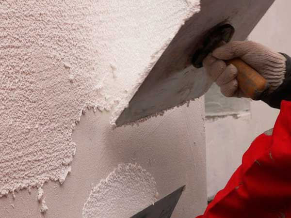 робота з камінцевою акриловою штукатуркою