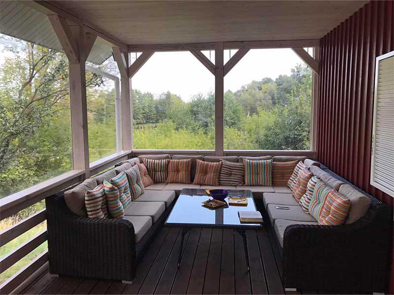 Тераса з модрини